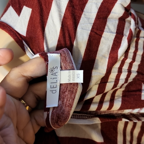 Delia's Top - Picture 3 of 5